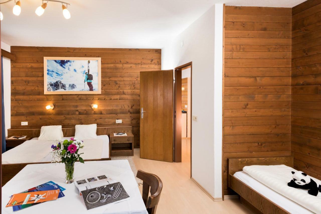 Sporthaus Troger Hotel Sankt Jakob in Defereggen Buitenkant foto